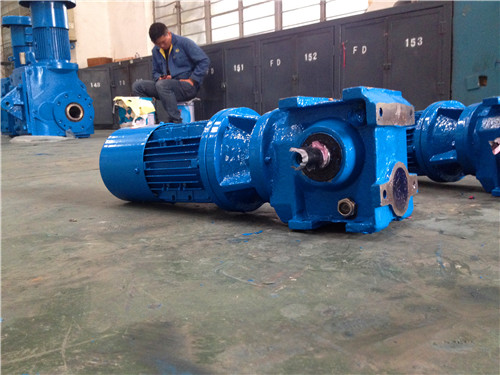 冷卻塔專用減速機的工作環境對其性能有何影響?